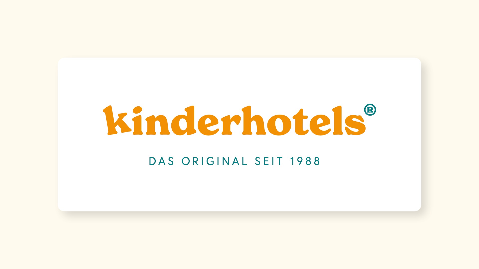 Kinderhotels-Geschenkkarte auf weißem Hintergrund.